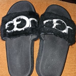 UGG Slide Size 5.5